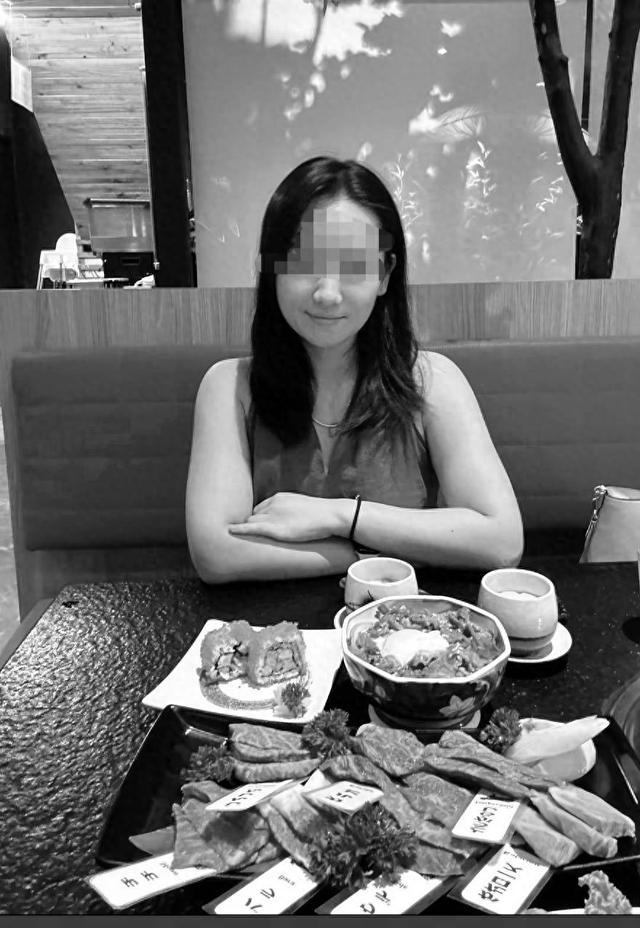 属：抢救3小时后医院称“没救治经验”丨封面头条pg模拟器三亚27岁女游客疑被蛇咬伤身亡 家(图1)