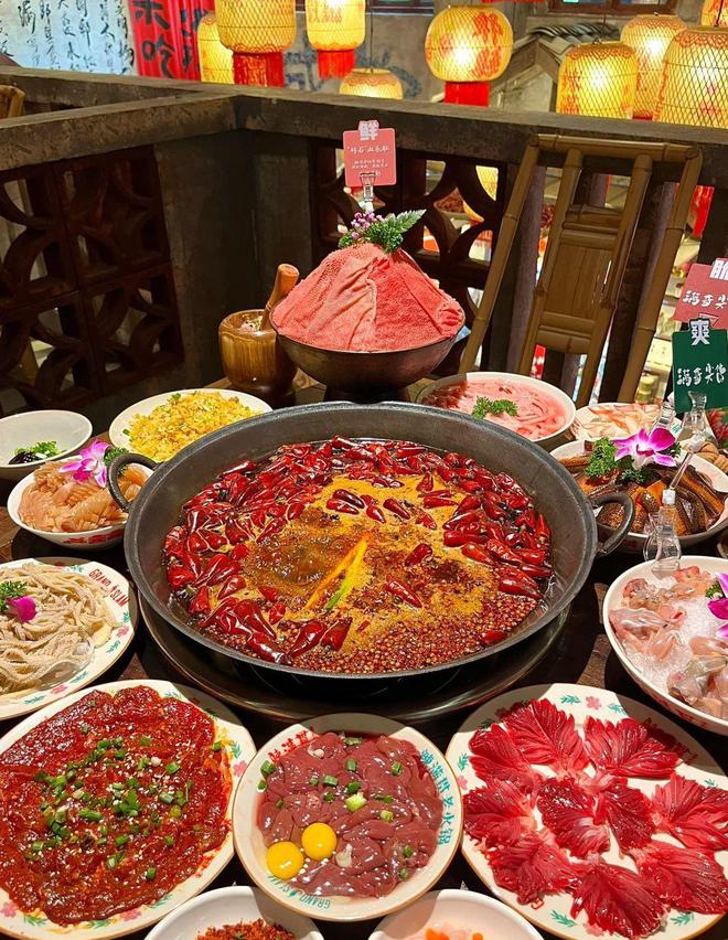 四川火锅的美味秘籍在这里pg电子入口辣得过瘾！(图2)