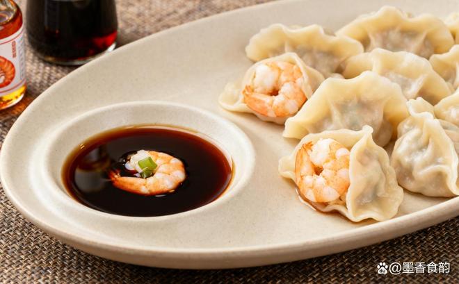 半在蘸料饺子蘸料段位里的美食江湖电子pg吃饺子的乐趣一半在馅料一(图5)