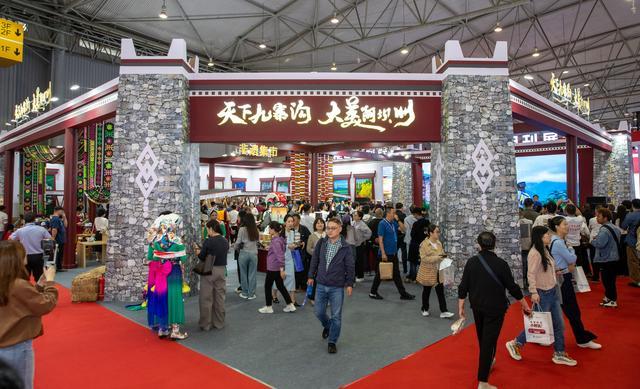 9亿元!2025天府书展今日闭幕pg电子免费模拟器销售码洋10(图1) 9亿元!2025天府书展今日闭幕pg电子免费模拟器销售码洋10(图1)